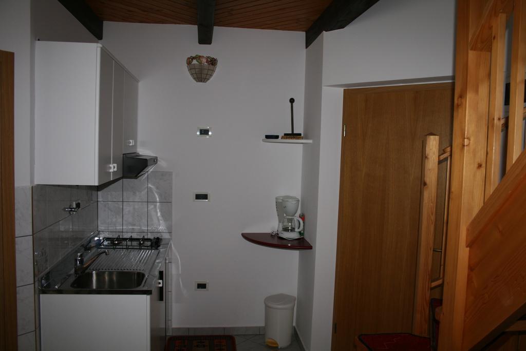 Apartment Pokrajac Rovinjsko Selo Oda fotoğraf