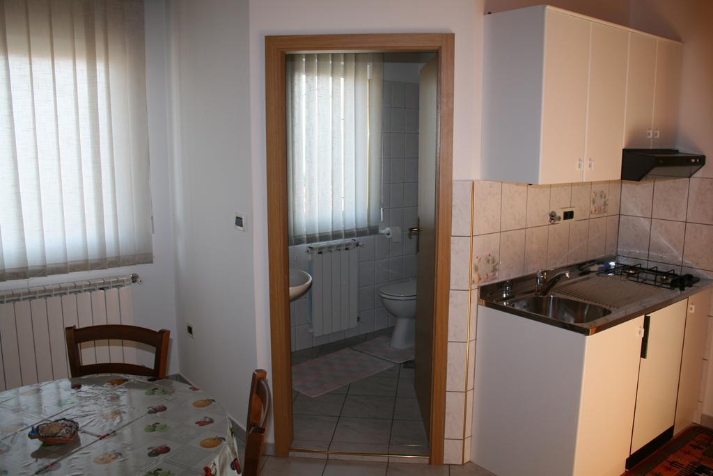 Apartment Pokrajac Rovinjsko Selo Oda fotoğraf